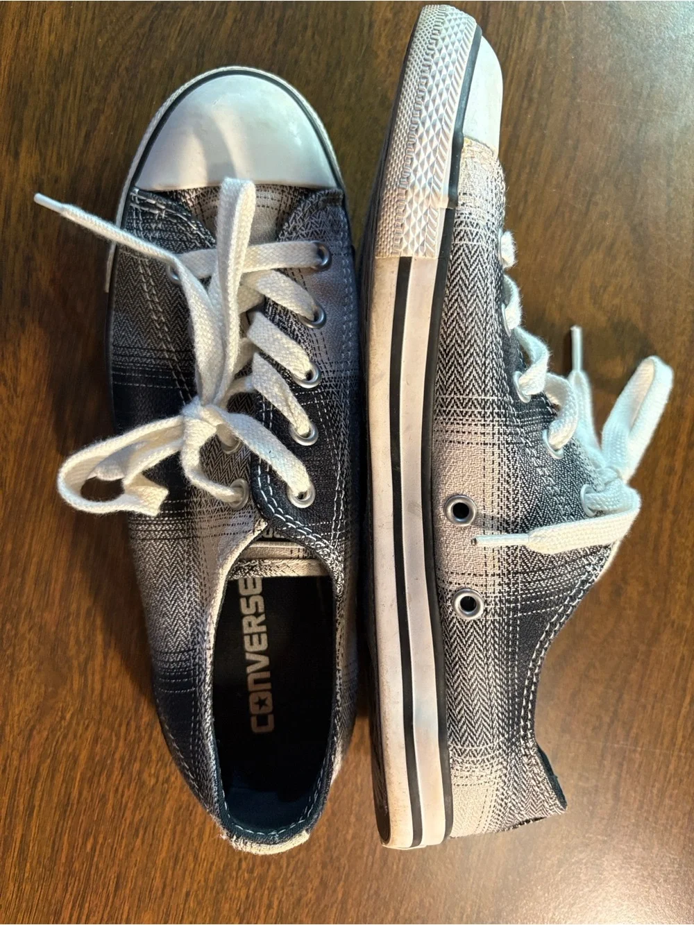 Converse low top